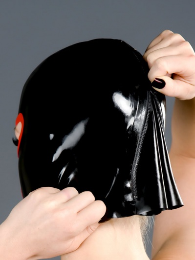 latex-mask-h-01-rear-zipper_19053